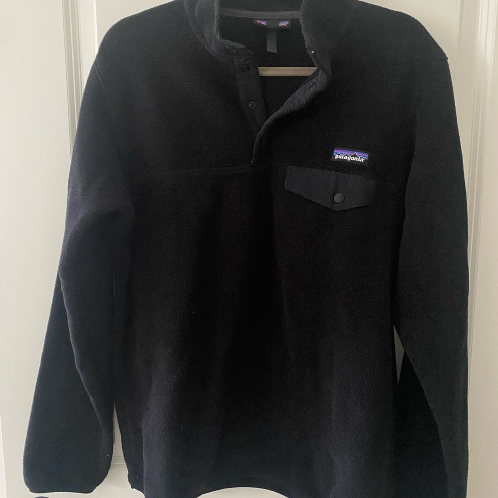 Patagonia Black Men’s Lightweight Fleece Pullover
